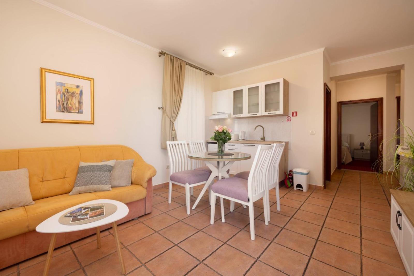 Aparthotel Villa Mozart Podgora Εξωτερικό φωτογραφία