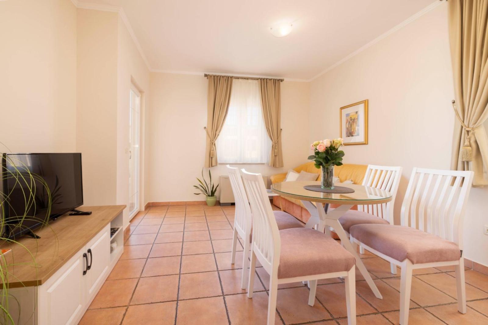 Aparthotel Villa Mozart Podgora Εξωτερικό φωτογραφία