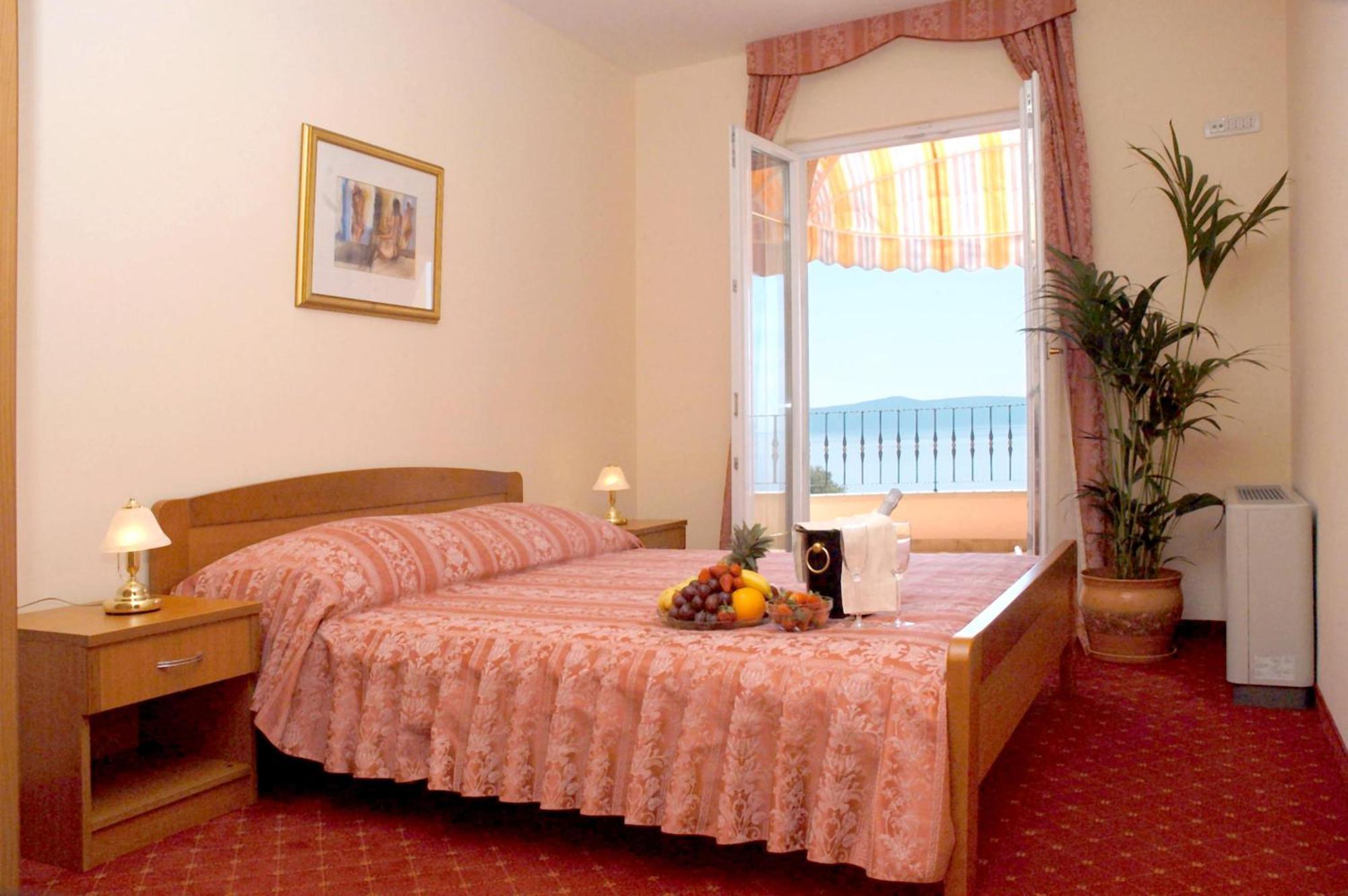 Aparthotel Villa Mozart Podgora Εξωτερικό φωτογραφία